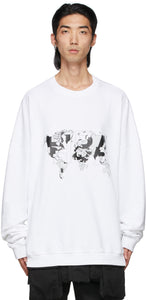 Hood by Air White Graphic 'International' Sweatshirt - Capot par air blanc Graphic 'International' Sweat-shirt - 공기 화이트 그래픽 '국제'스웨터의 스웨터에 의해 후드