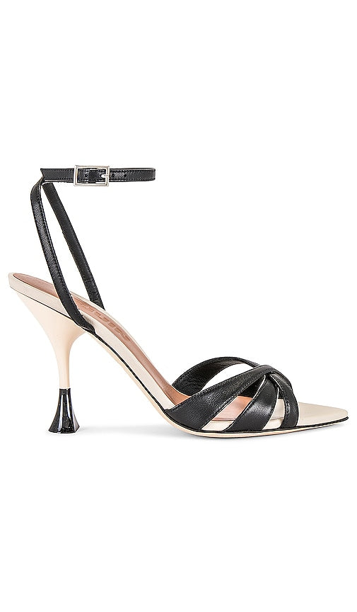 3JUIN Noeli Sandal in Black - Sandale 3JUIN Noeli en noir - 3JUIN Noeli 黑色凉鞋 - 3JUIN Noeli Sandale in Schwarz - 3JUIN 노엘리 샌들블랙 색상 - Sandalo 3JUIN Noeli in nero