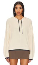 525 Alli Tipped Hoodie in Cream - Sweat à capuche à liseré 525 Alli en crème - 525 Alli 奶油色尖头连帽衫 - 525 Alli Tipped Hoodie in Creme - 525 Alli Tipped 후디 - Felpa con cappuccio con riga 525 Alli color crema