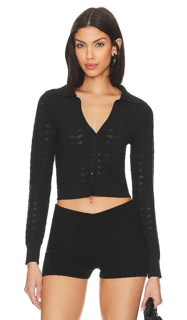 525 Cara Cropped Cardigan in Black - Cardigan court 525 Cara en noir - 525 Cara 黑色短款开衫 - 525 Cara Kurzer Cardigan in Schwarz - 525 Cara 크롭 가디건블랙 색상 - Cardigan corto 525 Cara in nero