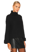 525 Chunky Turtleneck Shaker Pullover in Black