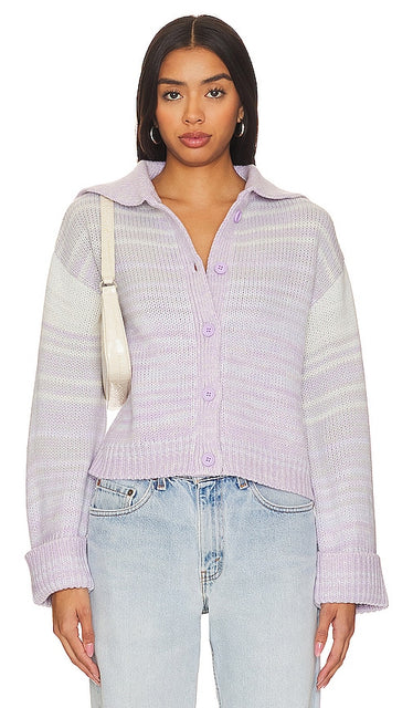 525 Suzanne Ombre Chunky Collar Cardigan in Lavender - 525 Suzanne Ombre Cardigan à col épais en lavande - 525 Suzanne Ombre 薰衣草色粗领开衫 - 525 Suzanne Ombre Cardigan mit grobem Kragen in Lavendel - 525 Suzanne Ombre 청키 칼라 가디건 색상 - Cardigan con colletto grosso 525 Suzanne Ombre in lavanda