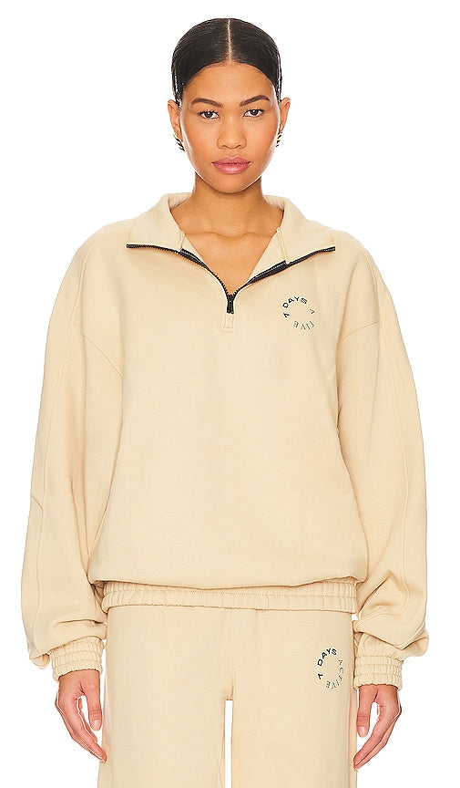 7 Days Active Paneled Sweatshirt in Beige - Sweat-shirt à empiècements 7 Days Active en beige - 7 Days Active 米色拼接运动衫 - 7 Days Active Panel-Sweatshirt in Beige - 7 Days Active 패널 스웨트셔츠 베이지 색상 - Felpa con pannelli 7 Days Active in beige
