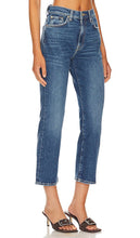 7 For All Mankind Logan High Waist Stovepipe in Blue