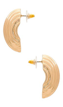 8 Other Reasons Treat Earrings in Metallic Gold
