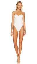 AEXAE Underwire Bralette One-piece in White - AEXAE Brassière une pièce à armatures en blanc - AEXAE 白色钢托文胸连体式 - AEXAE Bügel-Bralette, einteilig, in Weiß - AEXAE 언더와이어 브라렛 원피스 화이트 색상 - Costume intero bralette con ferretto AEXAE in bianco