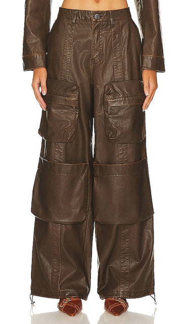 AFRM Collins Cargo Pants in Chocolate - Pantalon cargo AFRM Collins en chocolat - AFRM Collins 巧克力色工装裤 - AFRM Collins Cargohose in Schokolade - AFRM Collins 카고 팬츠 - Pantaloni cargo AFRM Collins color cioccolato