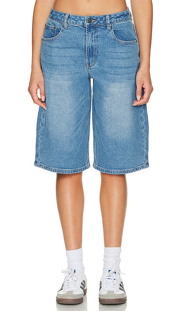 AFRM Derby Short in Blue - Short Derby AFRM en bleu - AFRM 蓝色德比短裤 - AFRM Derby Short in Blau - AFRM 더비 쇼츠 블루 색상 - Pantaloncini derby AFRM in blu