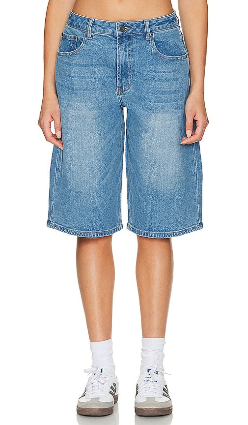 AFRM Derby Short in Blue - Short Derby AFRM en bleu - AFRM 蓝色德比短裤 - AFRM Derby Short in Blau - AFRM 더비 쇼츠 블루 색상 - Pantaloncini derby AFRM in blu