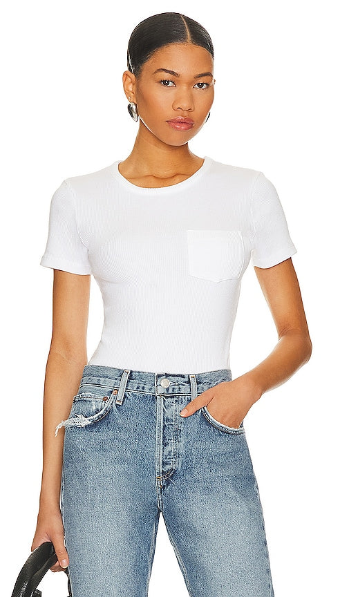 AGOLDE Arlo Rib Pocket Tee in White - AGOLDE T-shirt Arlo avec poche côtelée en blanc - AGOLDE Arlo 白色罗纹口袋 T 恤 - AGOLDE Arlo Rib Pocket T-Shirt in Weiß - AGOLDE 알로 립 포켓 티셔츠 화이트 색상 - AGOLDE T-shirt Arlo con tasca a coste in bianco