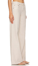 AGOLDE Clara Low Rise Baggy Flare in Light Grey