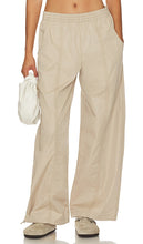 AGOLDE Dakota Track Pant in Beige - AGOLDE Pantalon de survêtement Dakota en beige - AGOLDE Dakota 米色运动裤 - AGOLDE Dakota Trainingshose in Beige - AGOLDE 다코타 트랙팬츠 베이지색 - Pantaloni sportivi AGOLDE Dakota in beige