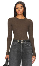 AGOLDE Delphi Slim Tee in Brown - AGOLDE Delphi T-shirt slim en marron - AGOLDE Delphi 棕色修身 T 恤 - AGOLDE Delphi Slim T-Shirt in Braun - AGOLDE 델파이 슬림 티셔츠브라운 색상 - Maglietta AGOLDE Delphi Slim in marrone