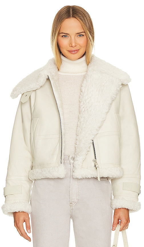 AGOLDE x Shoreditch Ski Club Lola Shearling Jacket in Cream - AGOLDE x Shoreditch Ski Club Lola Veste en peau de mouton crème - AGOLDE x Shoreditch Ski Club Lola 奶油色剪羊毛夹克 - AGOLDE x Shoreditch Ski Club Lola Lammfelljacke in Creme - AGOLDE x Shoreditch Ski Club Lola 시어링 재킷 - Giacca in montone Lola AGOLDE x Shoreditch Ski Club in crema