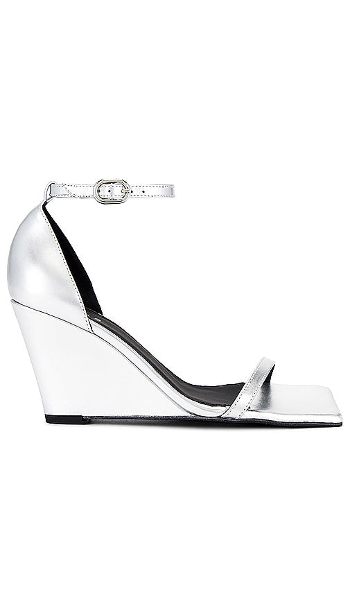 ALOHAS Gata Sandal in Metallic Silver - ALOHAS Gata Sandale en Argent Métallisé - ALOHAS Gata 金属银凉鞋 - ALOHAS Gata Sandale in Metallic-Silber - ALOHAS Gata 샌들 메탈릭 실버 소재 - Sandalo ALOHAS Gata in argento metallizzato