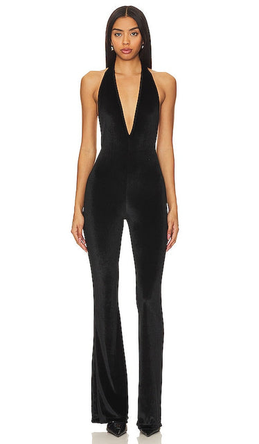 AMOR MIA Iman Midnight Velvet Jumpsuit in Black - AMOR MIA Iman Combinaison en velours minuit en noir - AMOR MIA Iman 黑色午夜天鹅绒连身裤 - AMOR MIA Iman Midnight Velvet Jumpsuit in Schwarz - AMOR MIA Iman 미드나잇 벨벳 점프수트 블랙 색상 - AMOR MIA Tuta in velluto Iman Midnight in nero