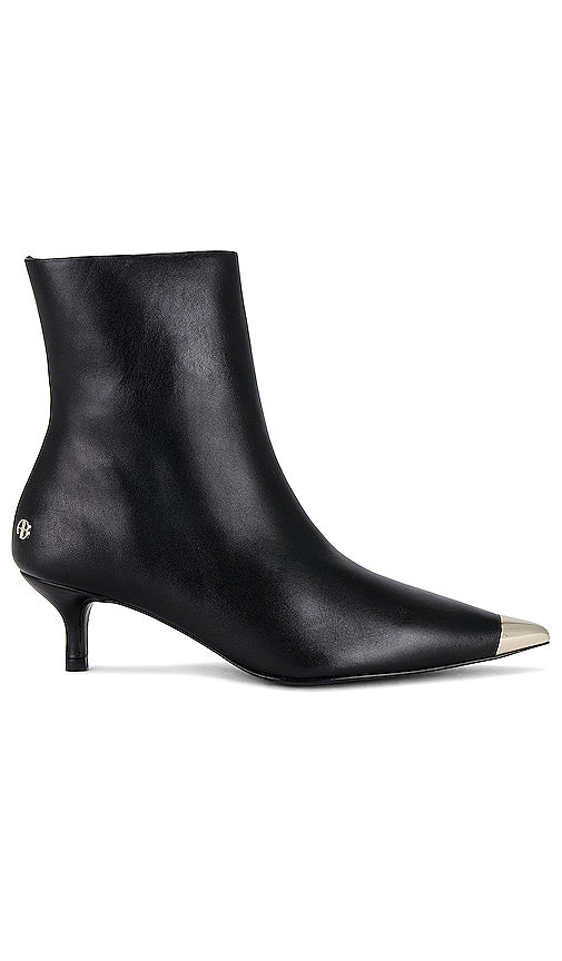 ANINE BING Gia Metal Toe Cap Boots in Black - ANINE BING Bottes à embout en métal Gia en noir - ANINE BING Gia 黑色金属包头靴子 - ANINE BING Gia Stiefel mit Metallkappe in Schwarz - ANINE BING Gia 메탈 토 캡 부츠블랙 색상 - ANINE BING Gia Stivali con punta in metallo neri