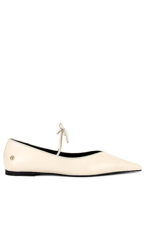 ANINE BING Nikki Flats in Ivory - ANINE BING Chaussures plates Nikki en ivoire - ANINE BING Nikki 象牙色平底鞋 - ANINE BING Nikki Flats in Elfenbein - ANINE BING 니키 플랫 아이보리 색상 - ANINE BING Scarpe basse Nikki in avorio