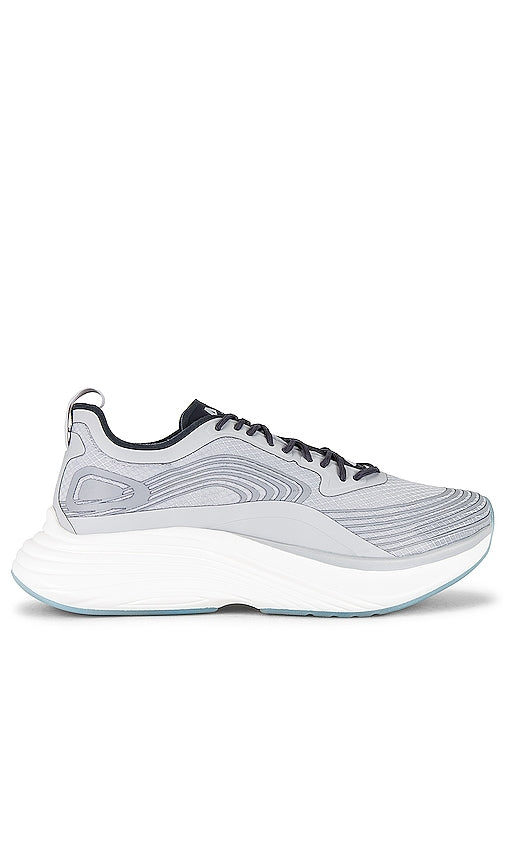 APL: Athletic Propulsion Labs Streamline Sneaker in Grey - APL : Baskets Streamline d'Athletic Propulsion Labs en gris - APL：Athletic Propulsion Labs Streamline 灰色运动鞋 - APL: Athletic Propulsion Labs Streamline Sneaker in Grau - APL: Athletic Propulsion Labs Streamline 스니커즈 그레이 컬러 - APL: Sneaker Streamline di Athletic Propulsion Labs in grigio