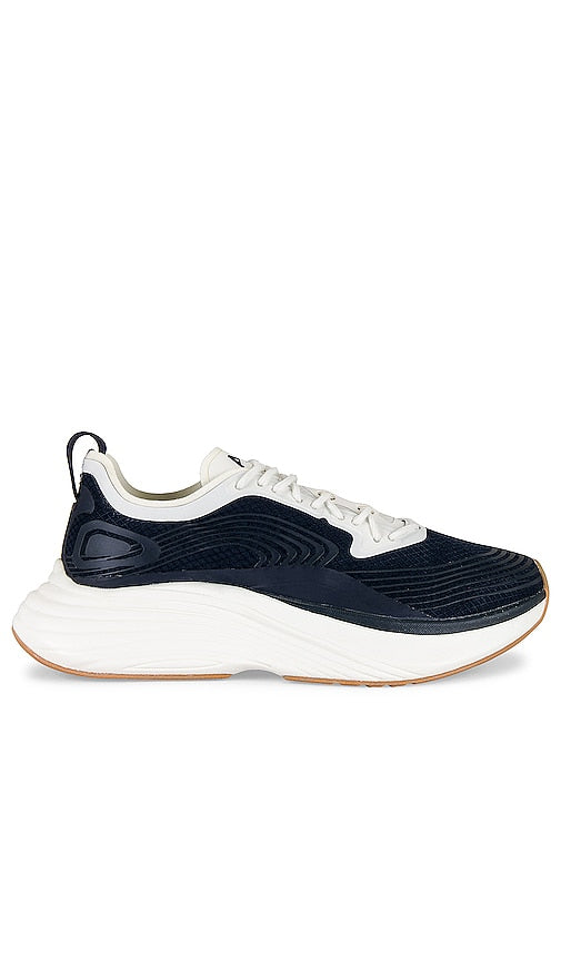 APL: Athletic Propulsion Labs Streamline Sneaker in Navy - APL : Baskets Streamline d'Athletic Propulsion Labs en bleu marine - APL：运动推进实验室精简海军蓝运动鞋 - APL: Athletic Propulsion Labs Streamline Sneaker in Marineblau - APL: Athletic Propulsion Labs의 합리화 해군 운동화 - APL: Sneaker ottimizzata di Athletic Propulsion Labs in blu scuro