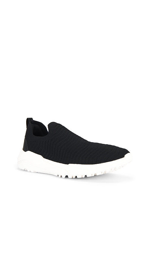 APL: Athletic Propulsion Labs Techloom Traveler Sneaker in Black