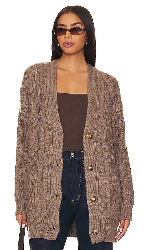 ASTR the Label Charli Cardigan in Brown - ASTR the Label Cardigan Charli en marron - ASTR the Label Charli 棕色开衫 - ASTR the Label Charli Cardigan in Braun - ASTR the Label Charli 브라운 색상의 카디건 - ASTR l'etichetta Charli Cardigan in marrone