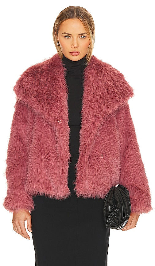 ASTR the Label Lynx Faux Fur Coat in Mauve - ASTR the Label - Manteau en fausse fourrure Lynx en mauve - ASTR the Label Lynx 淡紫色人造毛皮大衣 - ASTR the Label Lynx Kunstpelzmantel in Mauve - ASTR the Label Lynx 인조 퍼 코트, 모브 색상 - Cappotto in pelliccia sintetica ASTR the Label Lynx in malva