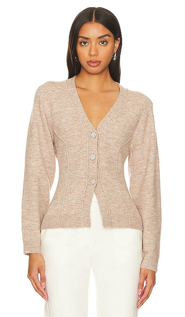 ASTR the Label Tamsin Cardigan in Beige - ASTR the Label Tamsin Cardigan en beige - ASTR the Label Tamsin 米色开衫 - ASTR the Label Tamsin Cardigan in Beige - ASTR 더 라벨 탐신 가디건 베이지 색상 - ASTR il cardigan Tamsin dell'etichetta in beige