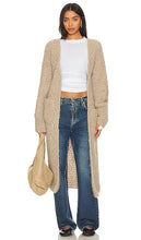 AYNI Abeto Cardigan in Beige - AYNI Cardigan Abeto en Beige - AYNI Abeto 米色开衫 - AYNI Abeto Cardigan in Beige - AYNI Abeto 가디건베이지색 - Cardigan AYNI Abeto in beige