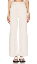 Abrand 94 High & Wide in Ivory - Abrand 94 haut et large en ivoire - Abrand 94 High & Wide 象牙色 - Abrand 94 High & Wide in Elfenbein - Abrand 94 하이 & 와이드 아이보리 색상 - Abrand 94 alto e largo in avorio