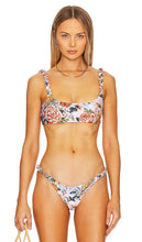 Agua Bendita Evie Bikini Top in Baby Blue - Haut de bikini Evie Agua Bendita en bleu bébé - Agua Bendita Evie 淡蓝色比基尼上衣 - Agua Bendita Evie Bikinioberteil in Babyblau - Agua Bendita Evie 비키니 탑 - Top bikini Agua Bendita Evie in celeste
