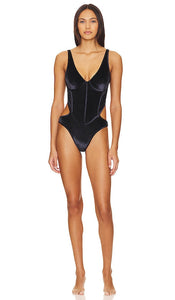 Agua Bendita Tanin One Piece in Black - Agua Bendita Tanin une pièce en noir - Agua Bendita Tanin 一件黑色 - Agua Bendita Tanin Einteiler in Schwarz - Agua Bendita Tanin 원피스 블랙 색상 - Costume intero Agua Bendita Tanin in nero