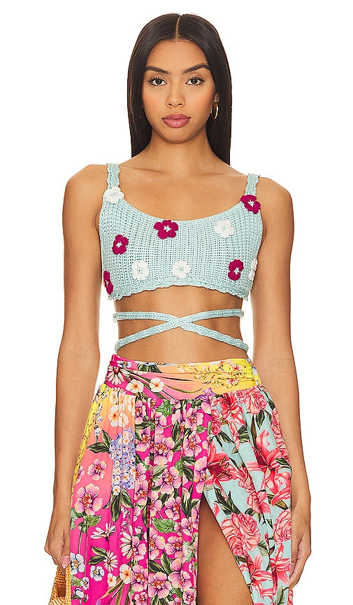 Agua Bendita x REVOLVE Albany Crop Top in Baby Blue - Haut court Albany Agua Bendita x REVOLVE en Bleu Bébé - Agua Bendita x REVOLVE Albany 淡蓝色短款上衣 - Agua Bendita x REVOLVE Albany Crop Top in Babyblau - Agua Bendita x REVOLVE Albany 크롭 탑 in Baby Blue - Top corto Agua Bendita x REVOLVE Albany in celeste