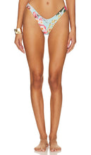 Agua Bendita x REVOLVE Avy Reversible Bikini Bottom in Baby Blue - Bas de Bikini Réversible Avy Bendita x REVOLVE en Bleu Bébé - Agua Bendita x REVOLVE Avy 淡蓝色双面比基尼泳裤 - Agua Bendita x REVOLVE Avy Wende-Bikinihose in Babyblau - Agua Bendita x REVOLVE Avy 리버서블 비키니 하의 in Baby Blue - Slip bikini reversibile Agua Bendita x REVOLVE Avy in celeste
