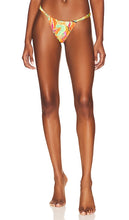 Agua Bendita x REVOLVE Elsa Bikini Bottom in Orange - Bas de Bikini Elsa Agua Bendita x REVOLVE en Orange - Agua Bendita x REVOLVE Elsa 橙色比基尼泳裤 - Agua Bendita x REVOLVE Elsa Bikinihose in Orange - Agua Bendita x REVOLVE Elsa 비키니 하의 in 오렌지 - Slip bikini Agua Bendita x REVOLVE Elsa in arancione