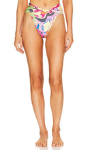 Agua Bendita x REVOLVE Lily High Waist Bottom in Lavender - Bas taille haute Agua Bendita x REVOLVE Lily en Lavande - Agua Bendita x REVOLVE Lily 薰衣草色高腰底裤 - Agua Bendita x REVOLVE Lily High Waist Bottom in Lavendel - Agua Bendita x REVOLVE Lily 하이웨이스트 하의 라벤더 색상 - Pantaloni a vita alta Agua Bendita x REVOLVE Lily in lavanda