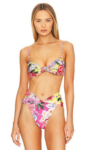 Agua Bendita x REVOLVE Lucille Bikini Top in Pink - Haut de Bikini Lucille Agua Bendita x REVOLVE en Rose - Agua Bendita x REVOLVE Lucille 粉色比基尼上衣 - Agua Bendita x REVOLVE Lucille Bikinioberteil in Rosa - Agua Bendita x REVOLVE Lucille 비키니 탑 in 핑크 - Top bikini Agua Bendita x REVOLVE Lucille in rosa