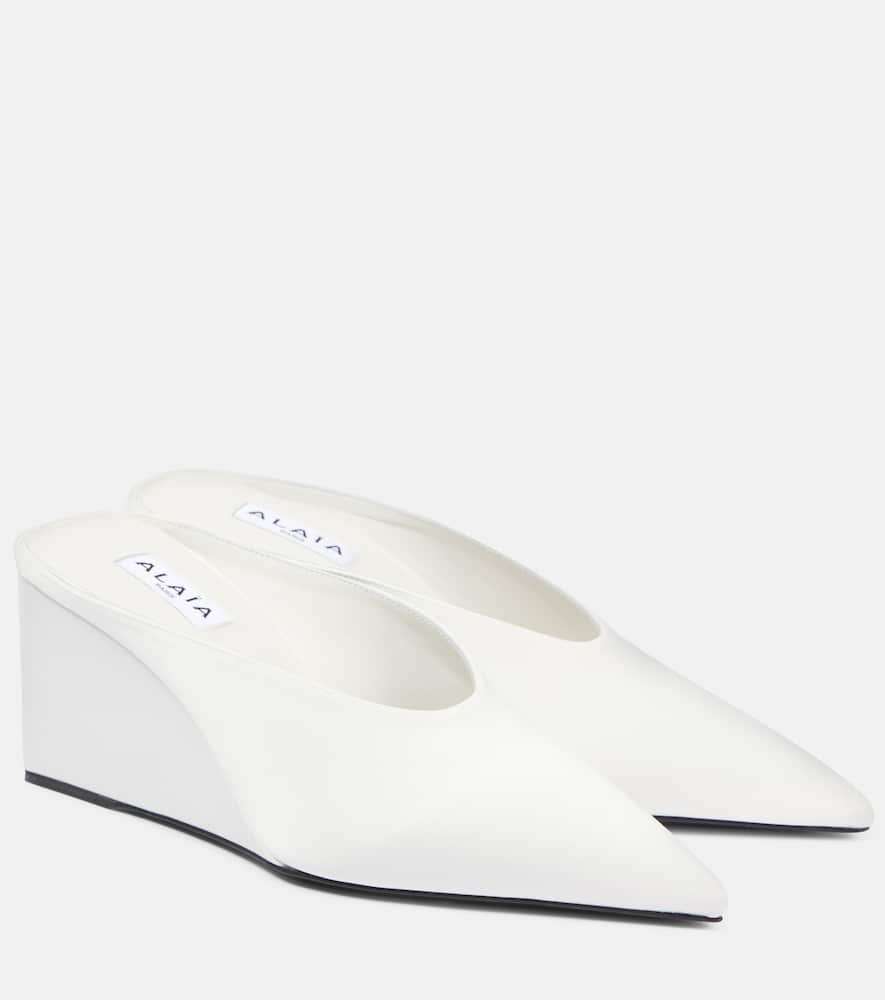 Alaia Cube Pointy 75 satin wedges