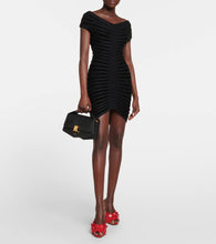 Alaia Le Papa Medium leather crossbody bag