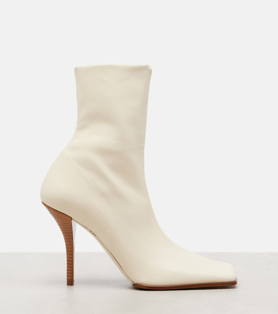 White Alaia 90 leather ankle boots - High Heels