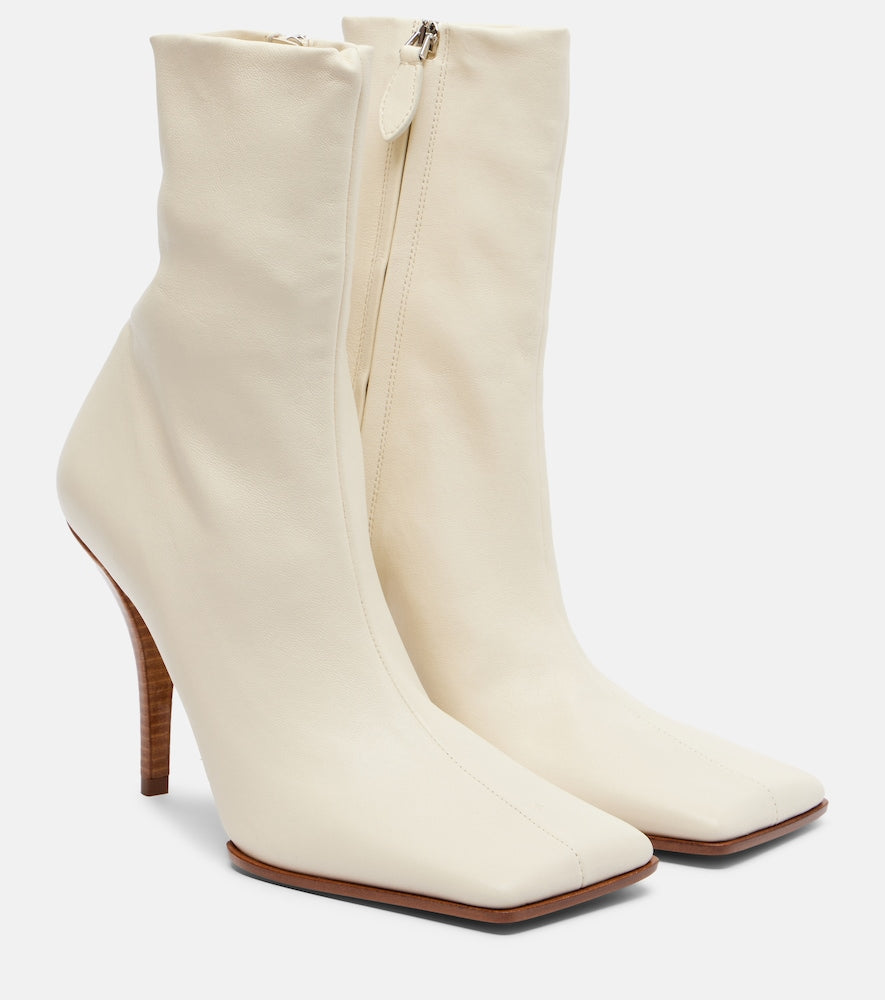 White Alaia 90 leather ankle boots - High Heels
