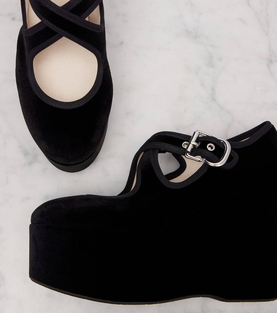 Alaia Criss Cross 110 velvet wedges in Black - High-Heel Pumps