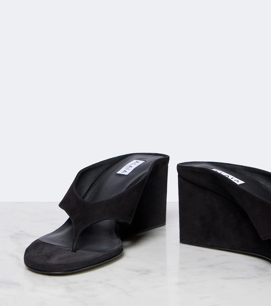 Alaia Cube 75 suede wedge thong sandals in Black - Heeled Sandals