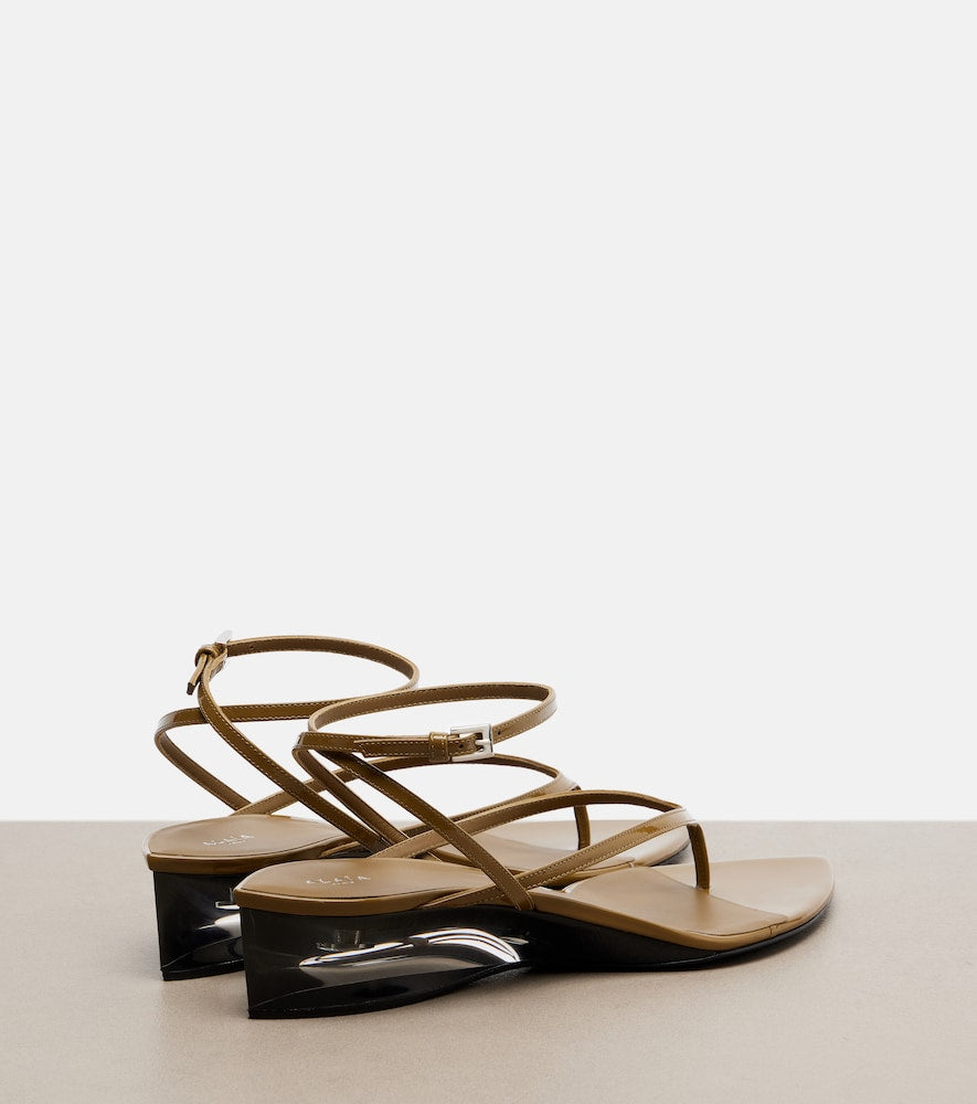 Alaia Invisible patent leather wedge thong sandals - Green Heeled Sandals