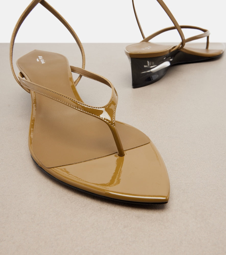 Alaia Invisible patent leather wedge thong sandals - Green Heeled Sandals