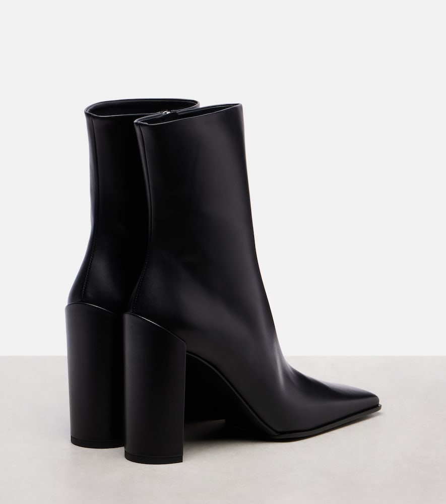 Alaia Leather ankle boots (Black) - High Heels