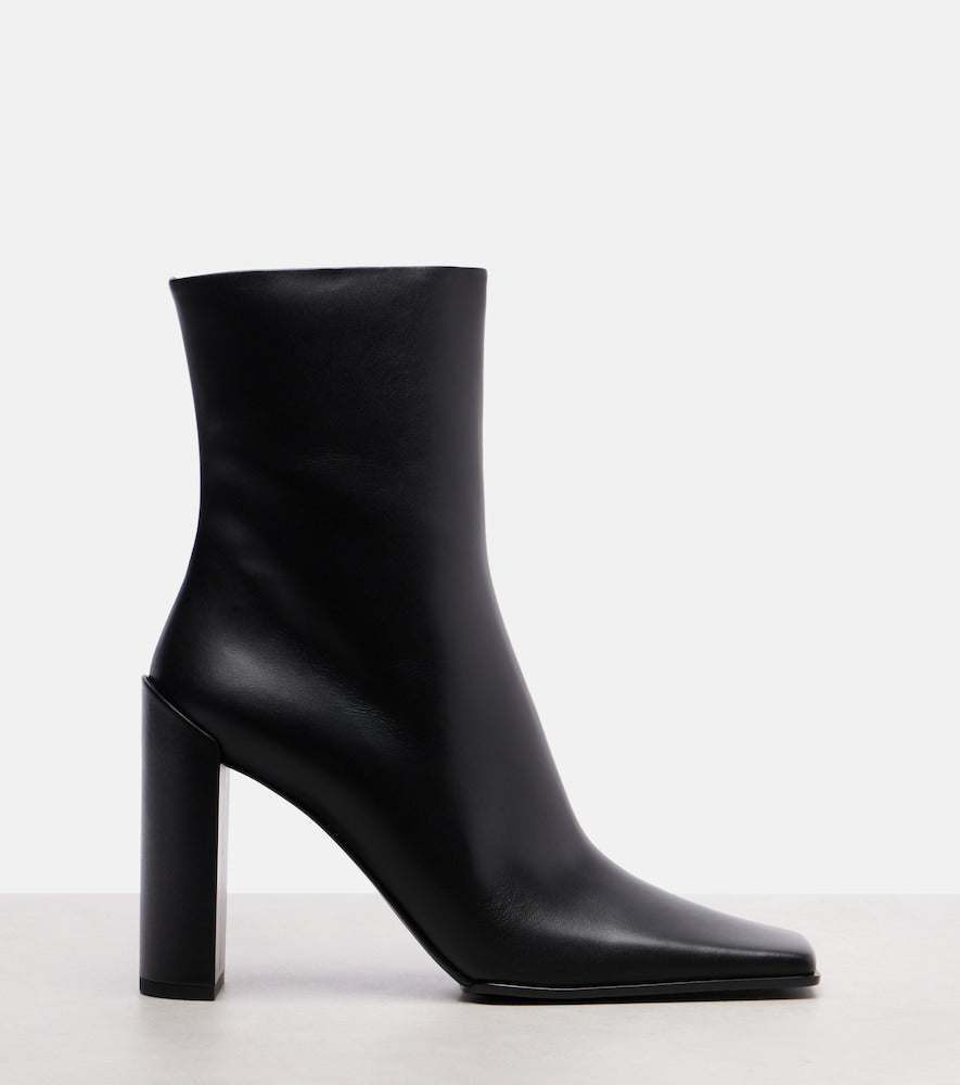Alaia Leather ankle boots (Black) - High Heels