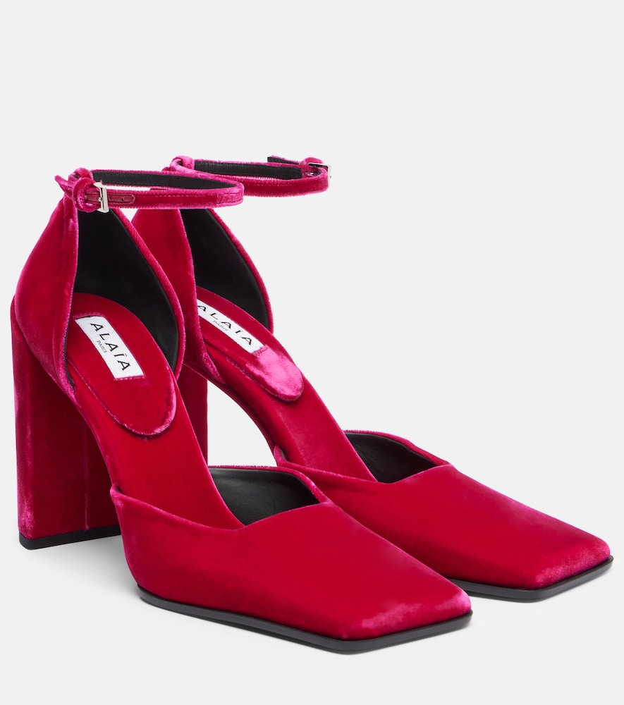 Alaia Velvet pumps in Pink - High-Heel Pumps