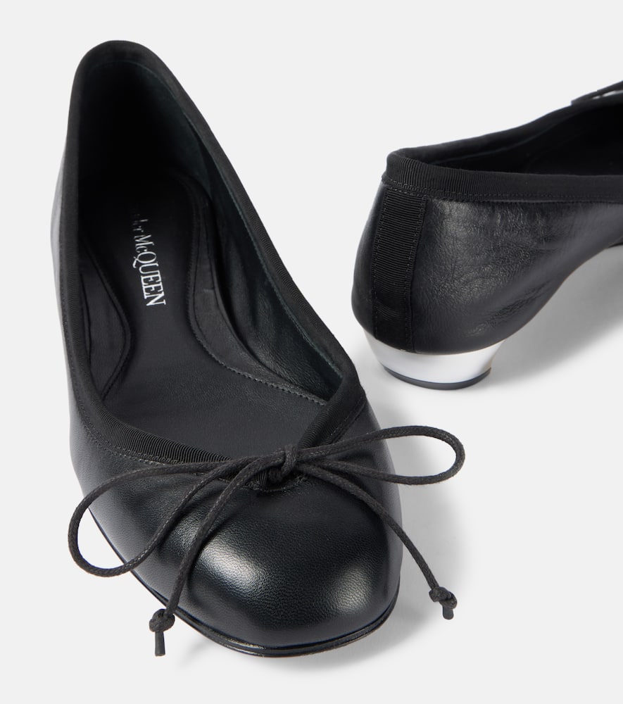 Alexander McQueen Armadillo bow-detail leather pumps