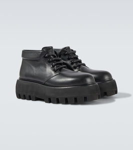 Alexander McQueen Sofa leather boots